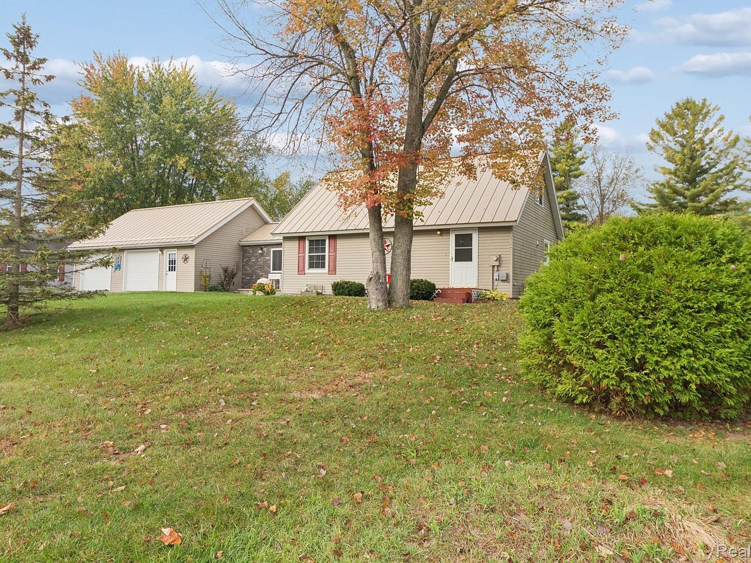 5266 S Pine St Beaverton, MI 48612 - Thumbnail 4