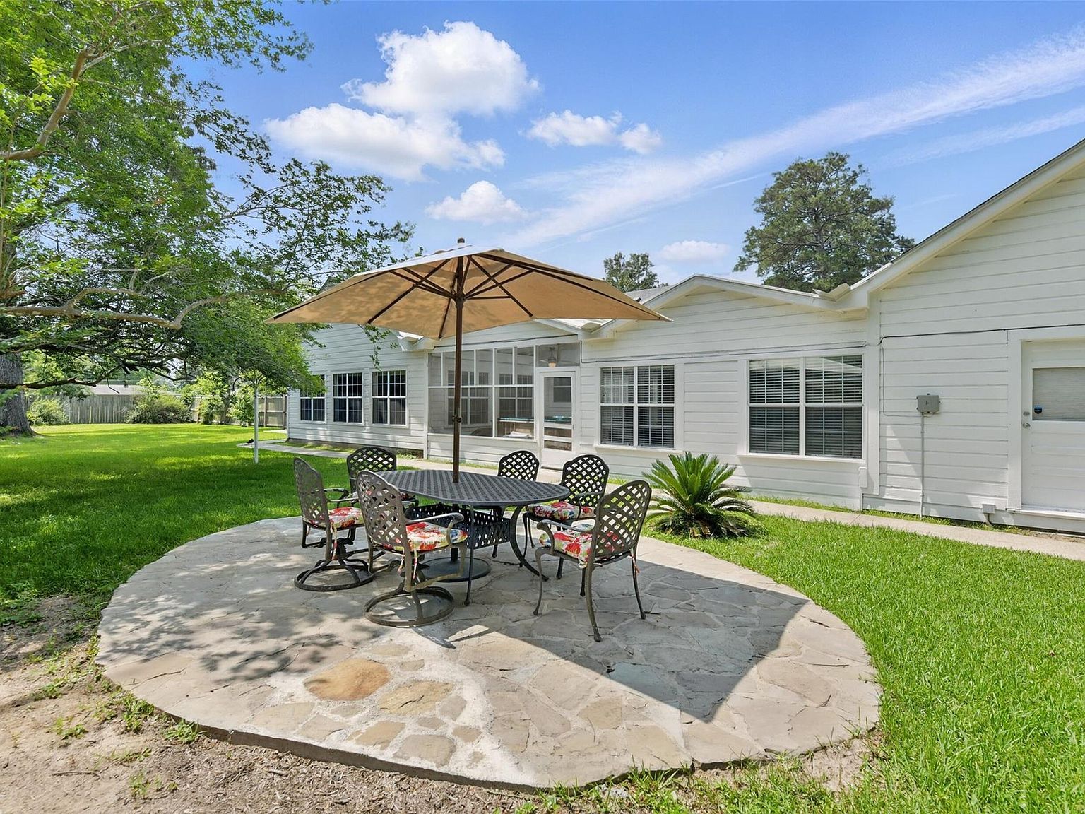 156 Circle Dr Cleveland, TX 77327 - Thumbnail 4