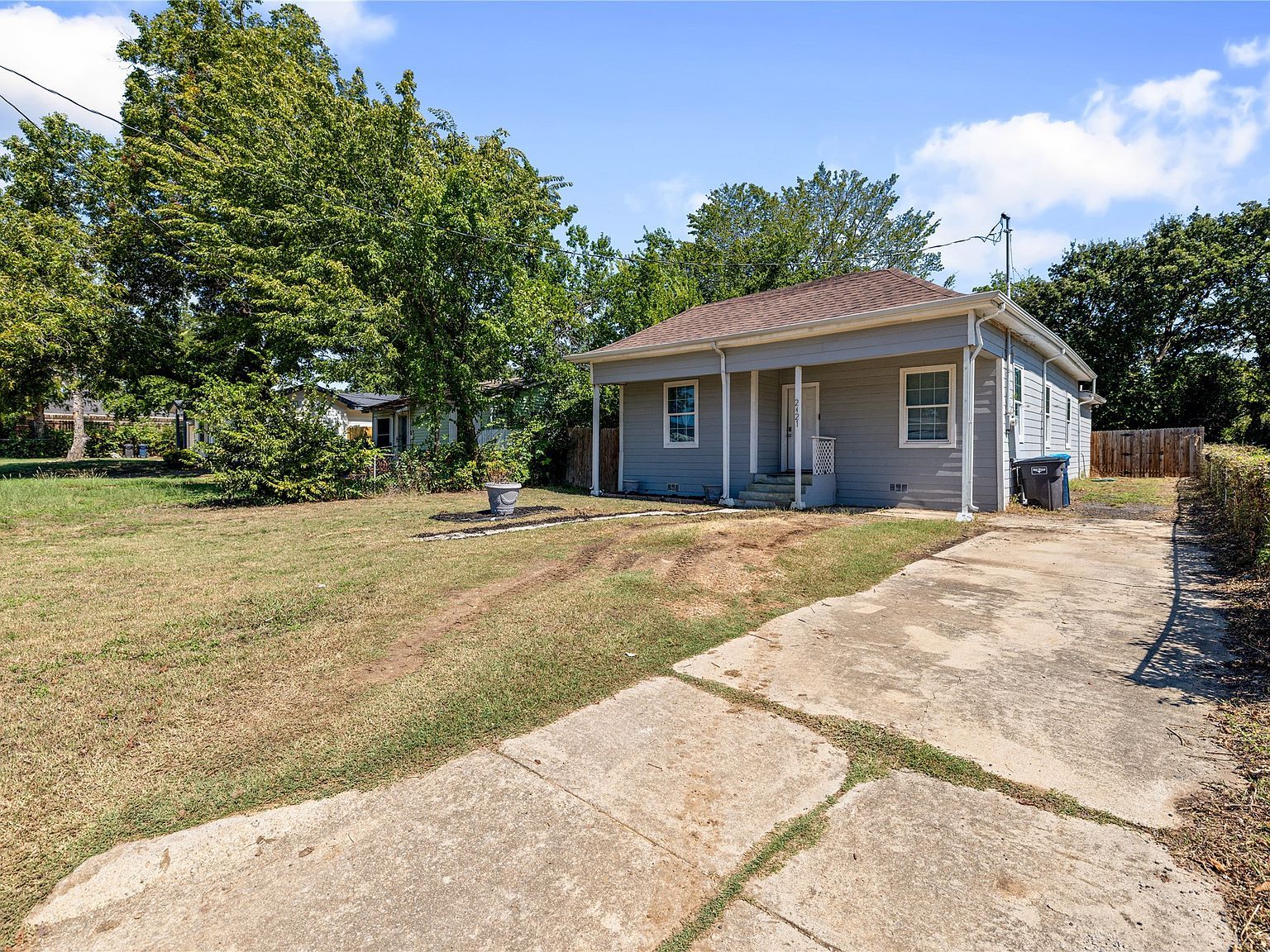 2421 Langston St Fort Worth, TX 76105 - Thumbnail 4