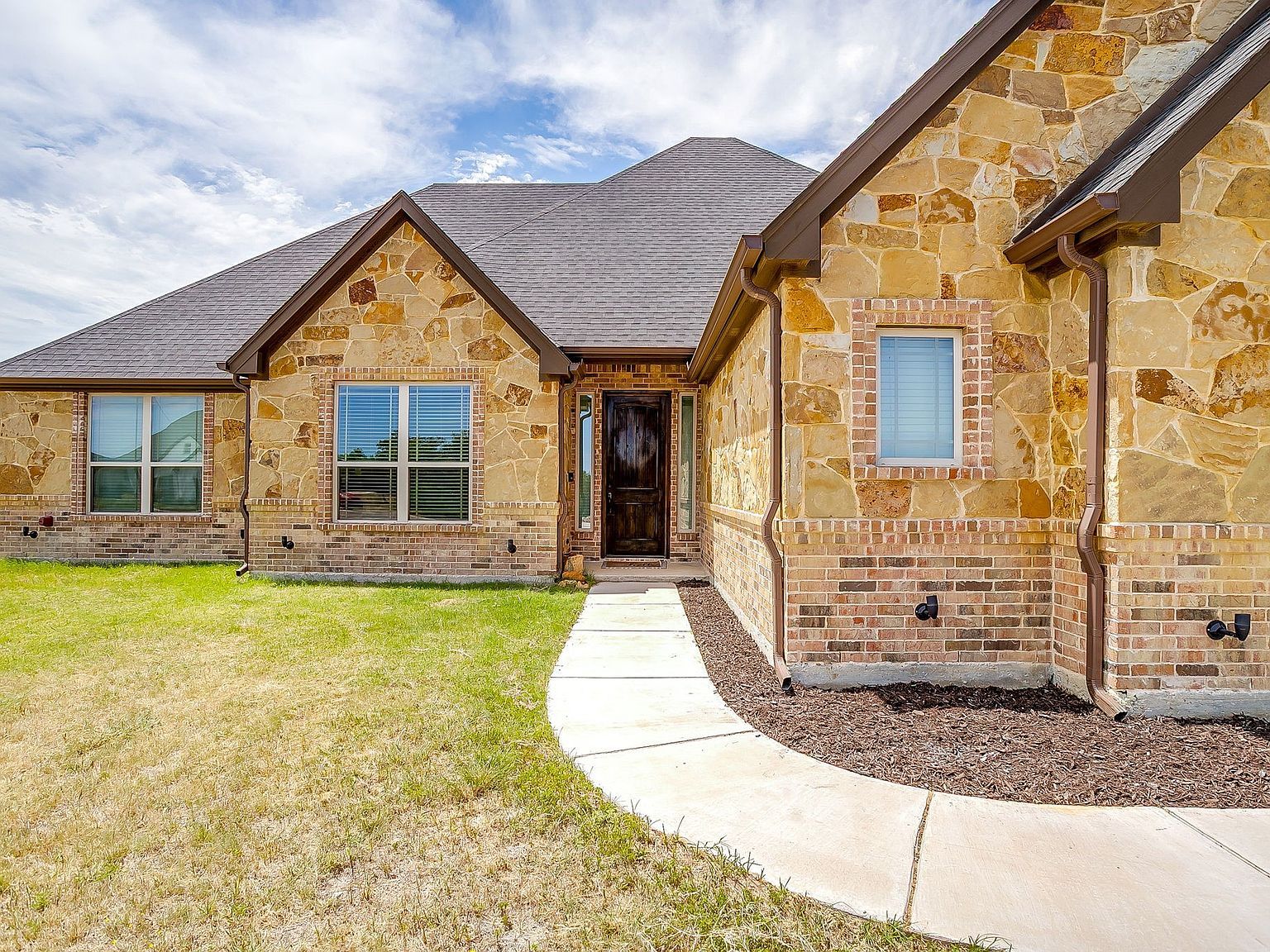 1053 Tex Ln Springtown, TX 76082 - Thumbnail 4