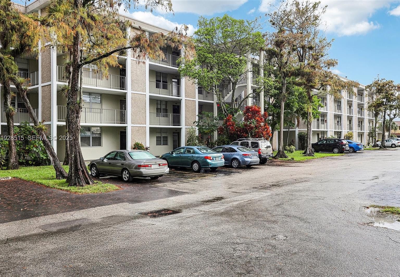 2900 NW 48th Ter APT 115 Fort Lauderdale, FL 33313 - Thumbnail 4