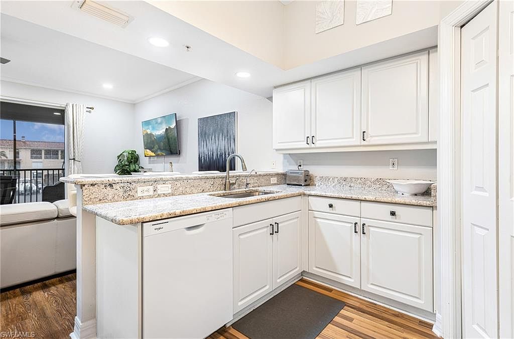 1613 Orchid Blvd APT 203 Cape Coral, FL 33904 - Thumbnail 4