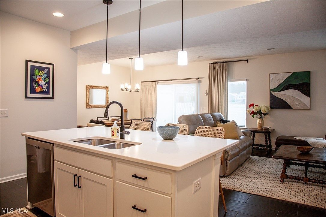 1362 Maple Grove Ln Uniontown, OH 44685 - Thumbnail 4