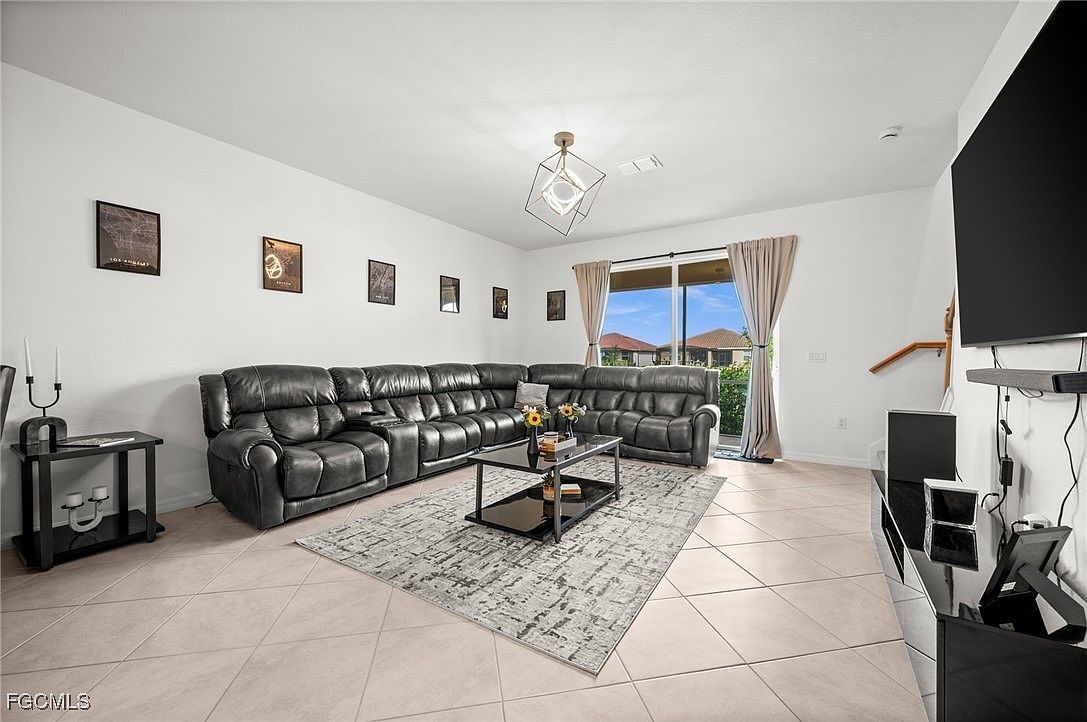 2830 Blossom Way Naples, FL 34120 - Thumbnail 4