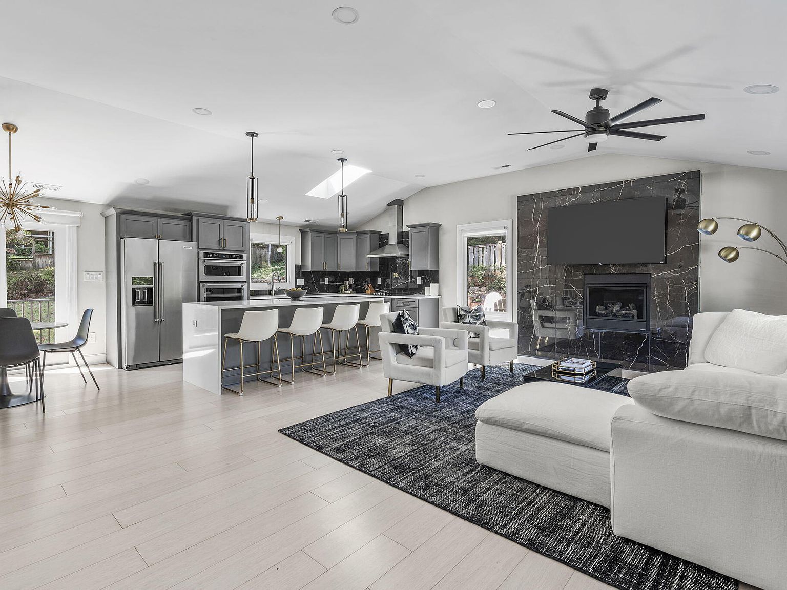 3513 Brook Dr Raleigh, NC 27609 - Thumbnail 4