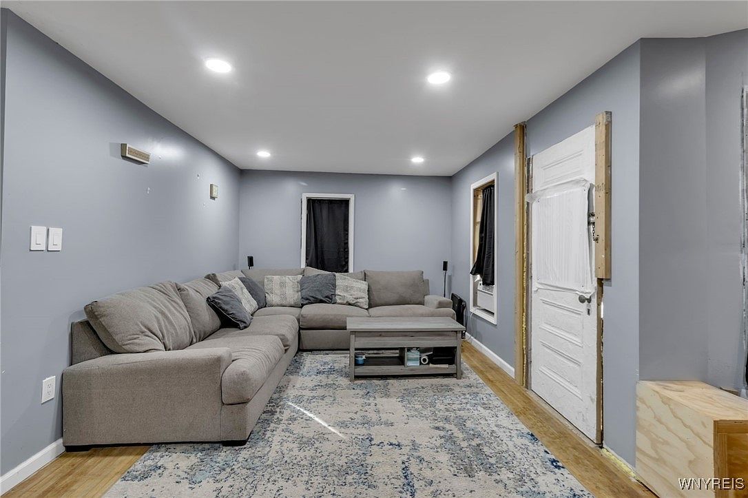 2961 Franklin St Sanborn, NY 14132 - Thumbnail 4