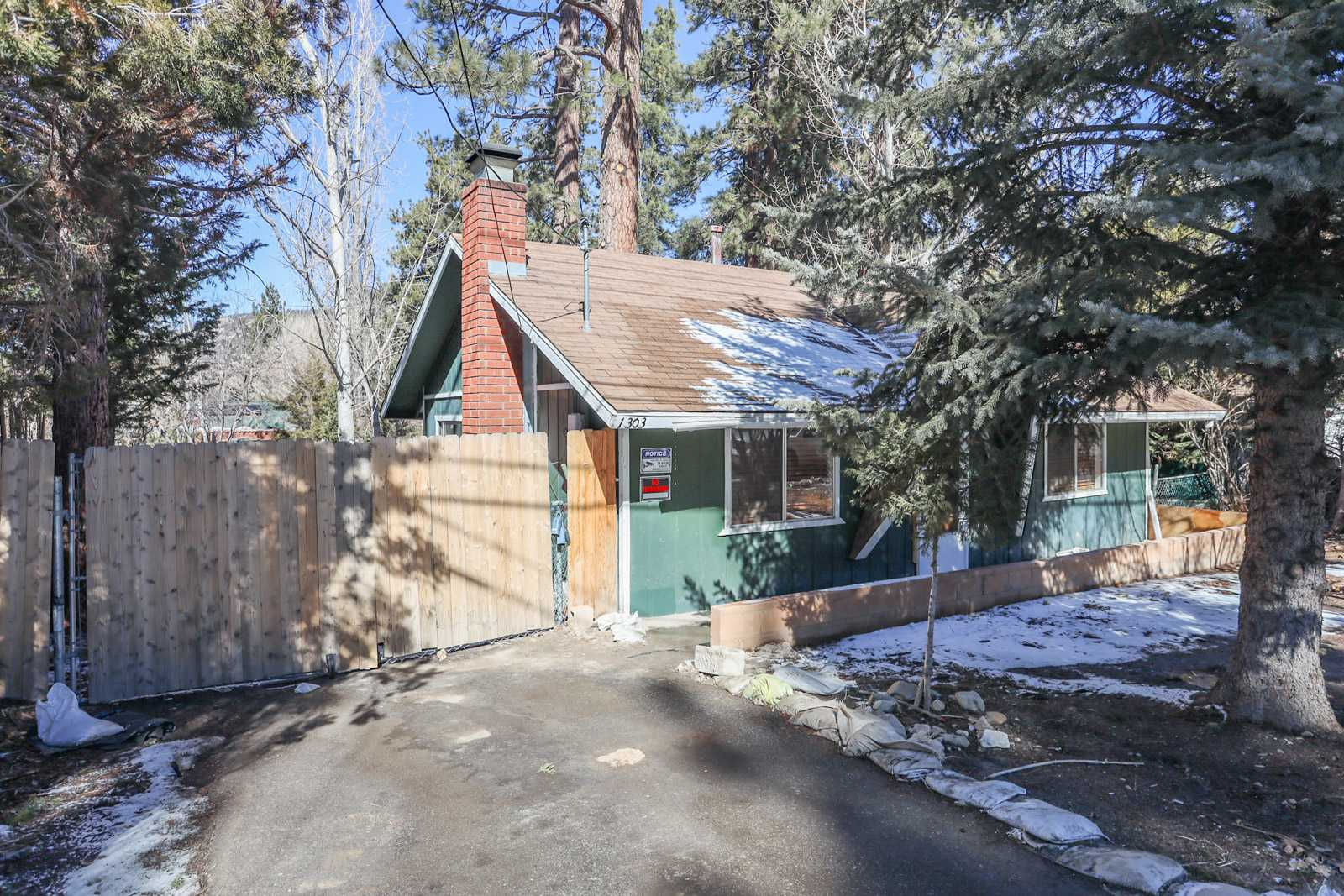 1303 Shay Road, Big Bear, CA, USA, 92314 - Thumbnail 4