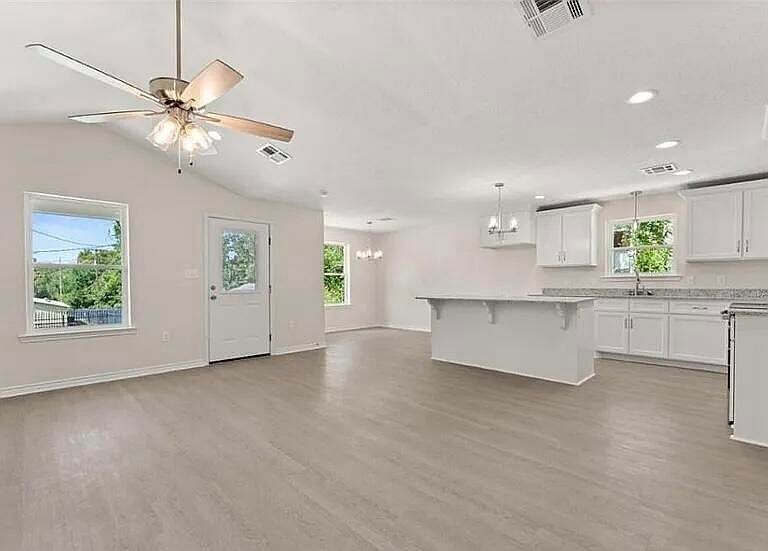 213 N Gladys St Leesville, LA 71446 - Thumbnail 4