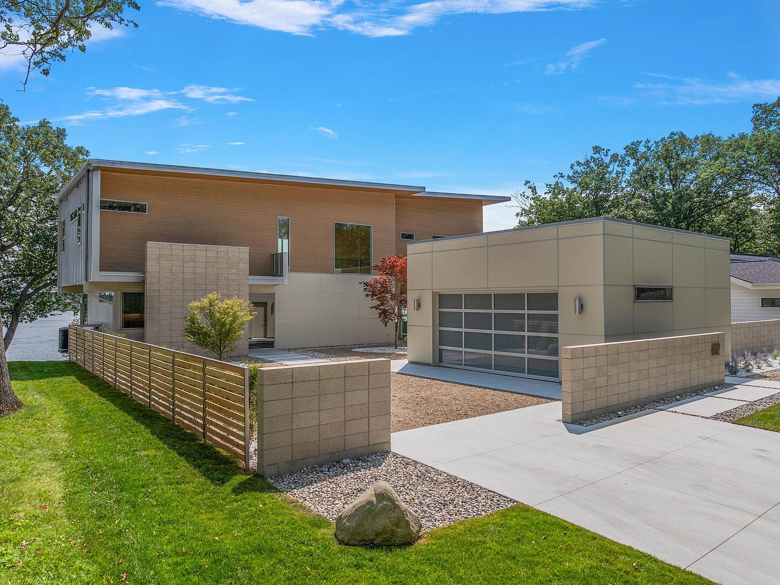 602 Lawn Ave Holland, MI 49424 - Thumbnail 4