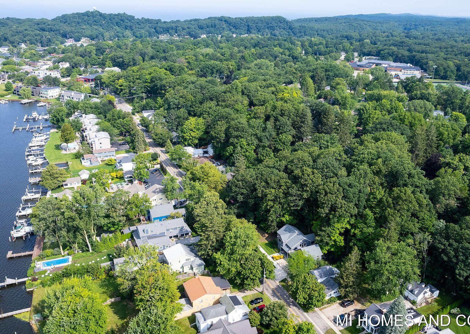 702 Lake St Saugatuck, MI 49453 - Thumbnail 4