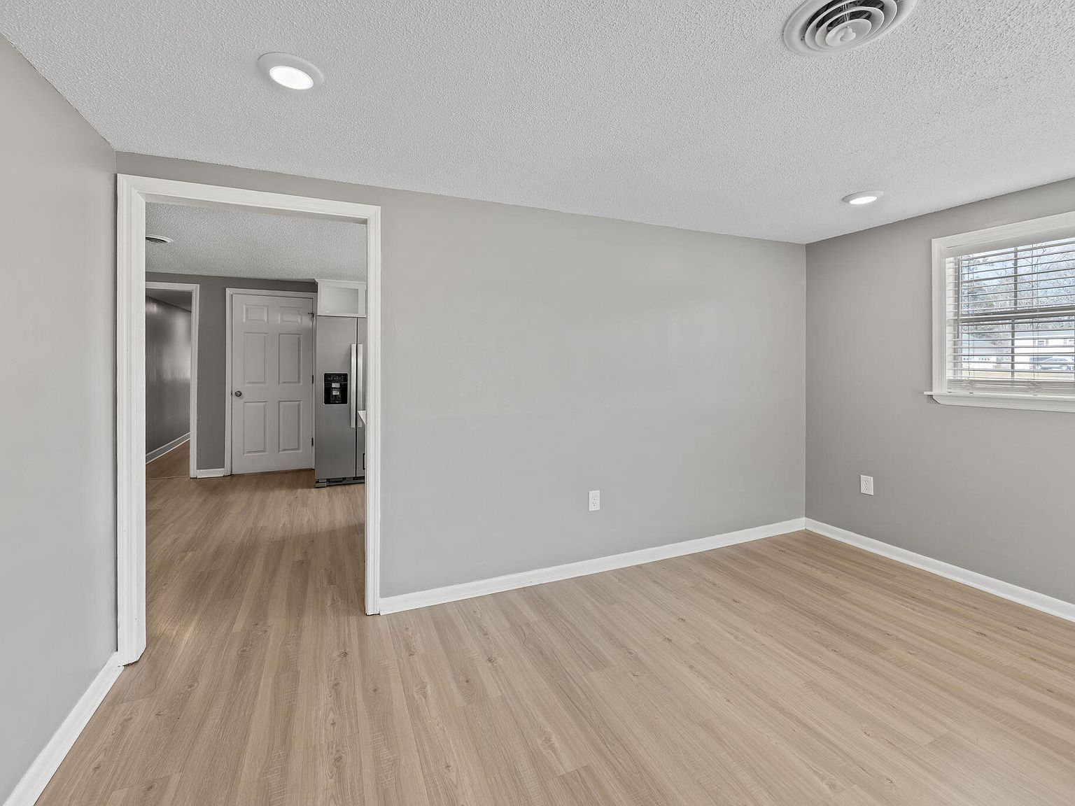 725 S Live Oak Dr Moncks Corner, SC 29461 - Thumbnail 4