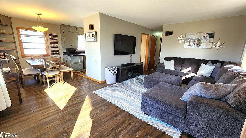 530 20th St SE Mason City, IA 50401 - Thumbnail 4