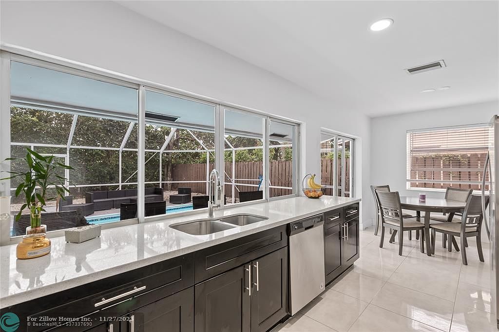 5940 NW 16th St Sunrise, FL 33313 - Thumbnail 4