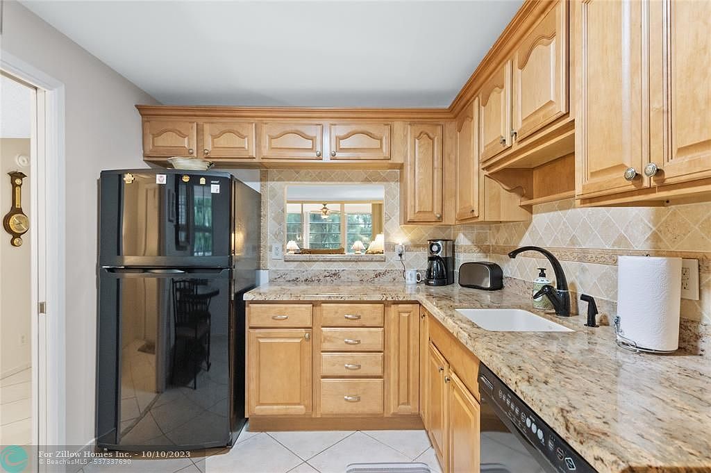 3051 S Palm Aire Dr APT 106 Pompano Beach, FL 33069 - Thumbnail 4