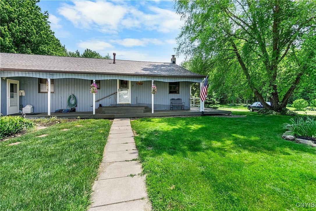 17 Hilltop Ln Fulton, NY 13069 - Thumbnail 4