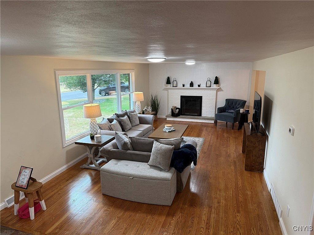 7593 Daphne Dr North Syracuse, NY 13212 - Thumbnail 4