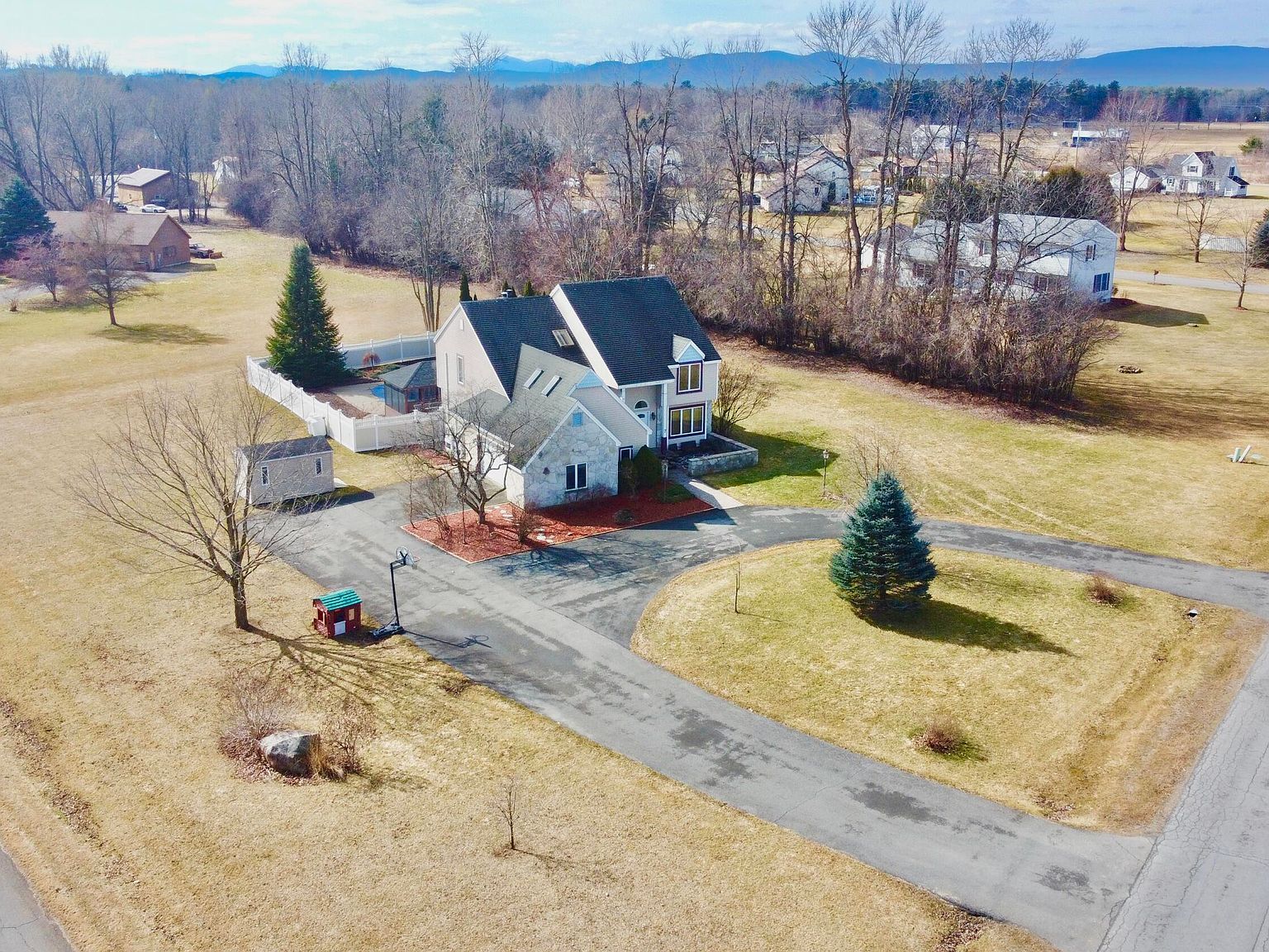 7 Ratcliffe Dr Peru, NY 12972 - Thumbnail 4