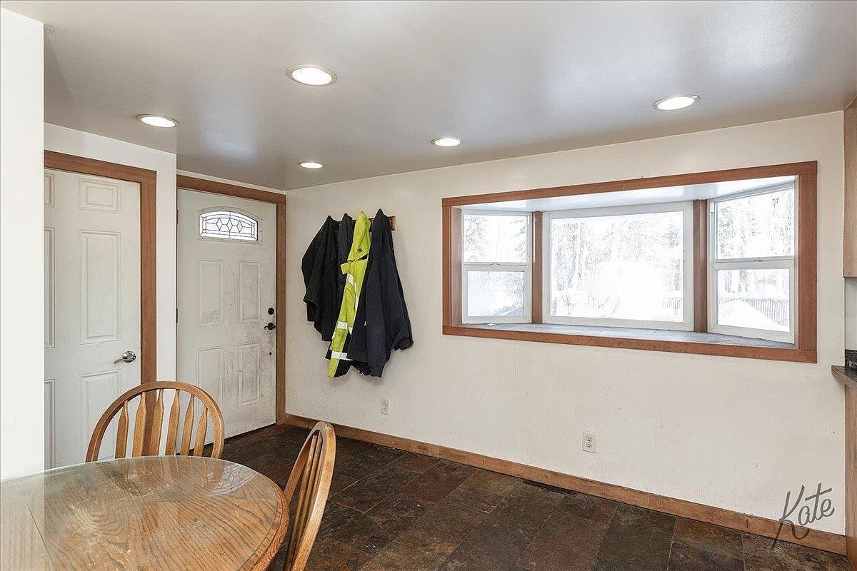 218 Antoinette Ave Fairbanks, AK 99701 - Thumbnail 4
