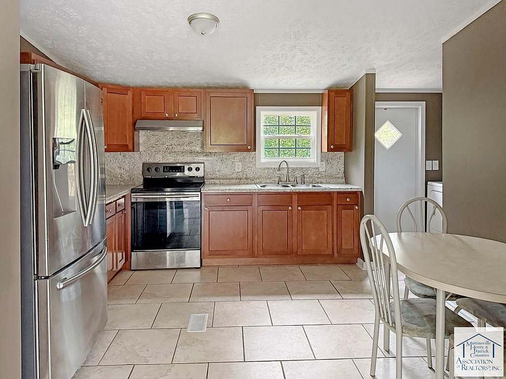 375 River Ridge Ln Axton, VA 24054 - Thumbnail 4