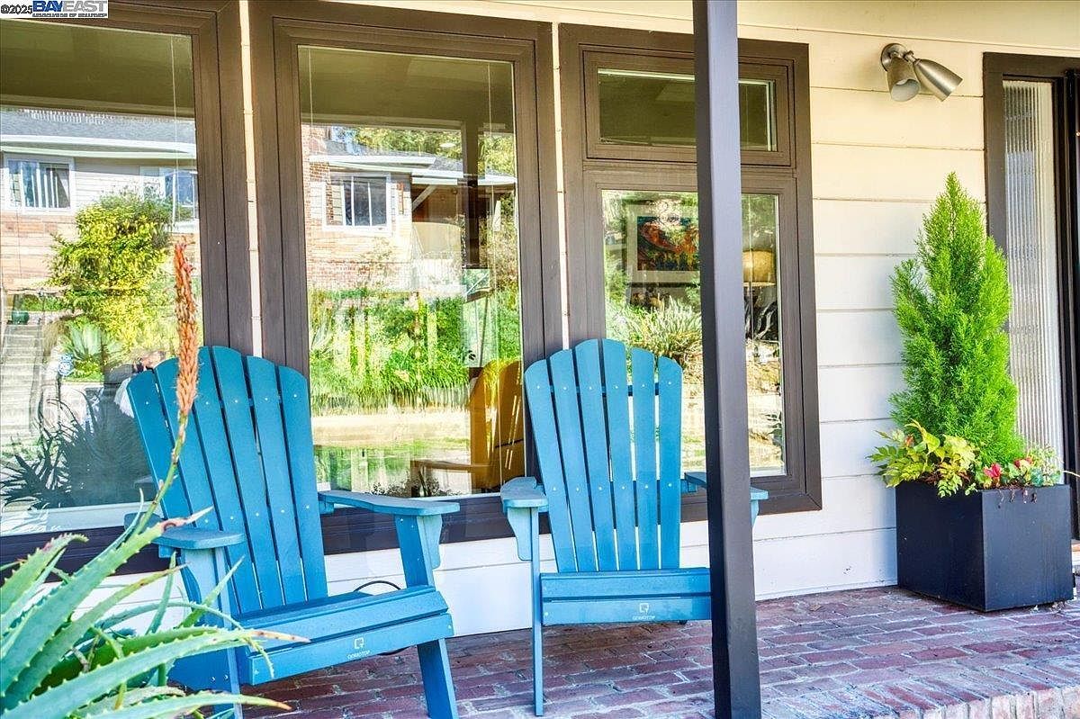 3990 Fairway Ave Oakland, CA 94605 - Thumbnail 4