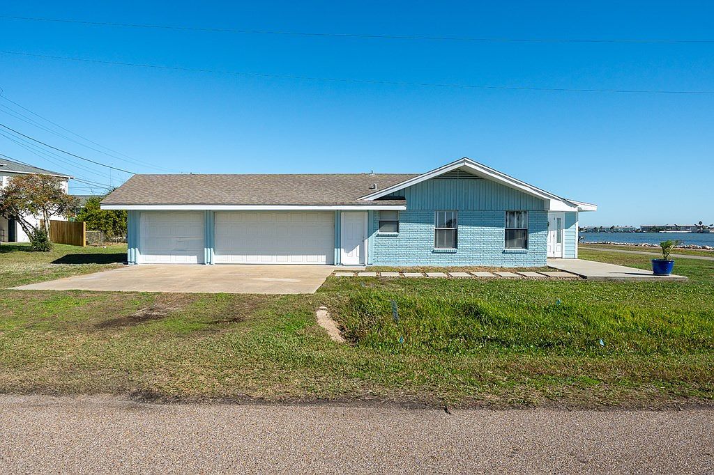 1601 Bayshores Dr Rockport, TX 78382 - Thumbnail 4