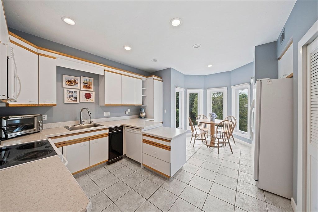 72 Kim Ter #C Stoughton, MA 02072 - Thumbnail 4