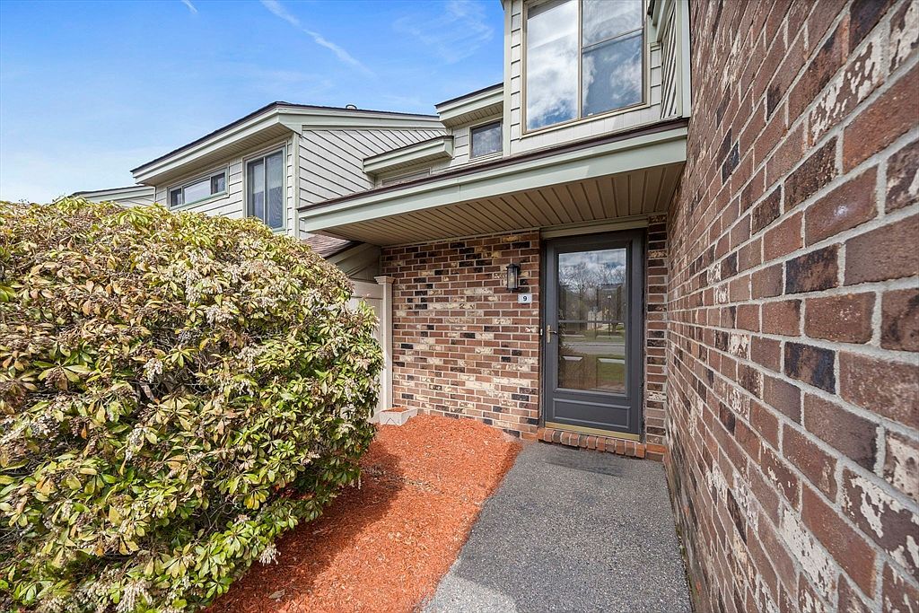 9 Greenbrook Dr Unit 9 Stoughton, MA 02072 - Thumbnail 4