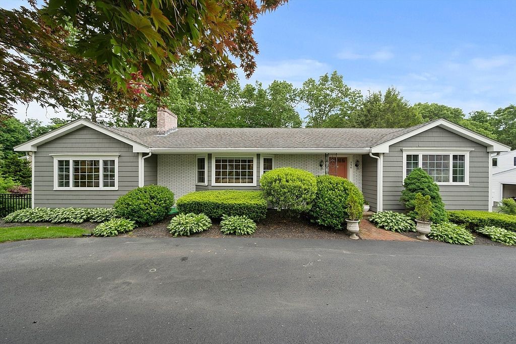 296 Chapman St Canton, MA 02021 - Thumbnail 4