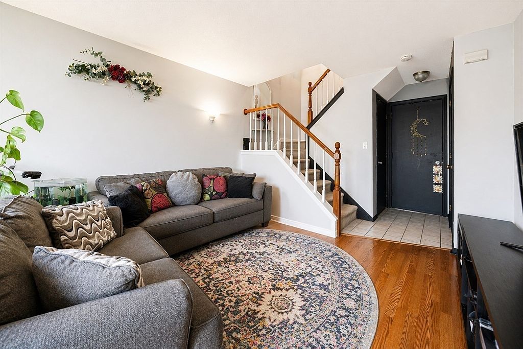 45 Meadowood Dr Unit 45 Stoughton, MA 02072 - Thumbnail 4