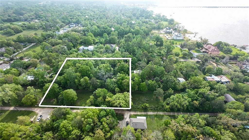 Hickory St Mandeville, LA 70471 - Thumbnail 4