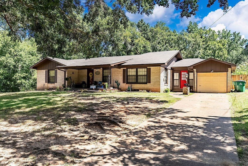 1416 E Park Ave Palestine, TX 75801 - Thumbnail 4