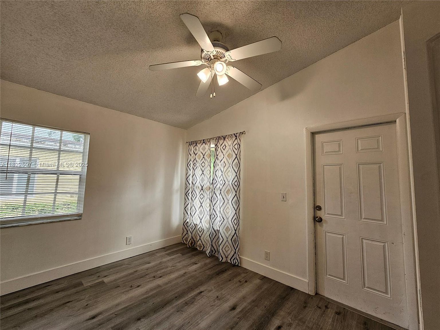 800 NW 15th Ave Fort Lauderdale, FL 33311 - Thumbnail 4