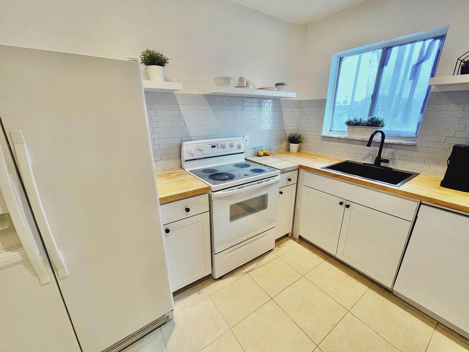 1410 S Federal Hwy APT 205 Lake Worth Beach, FL 33460 - Thumbnail 4