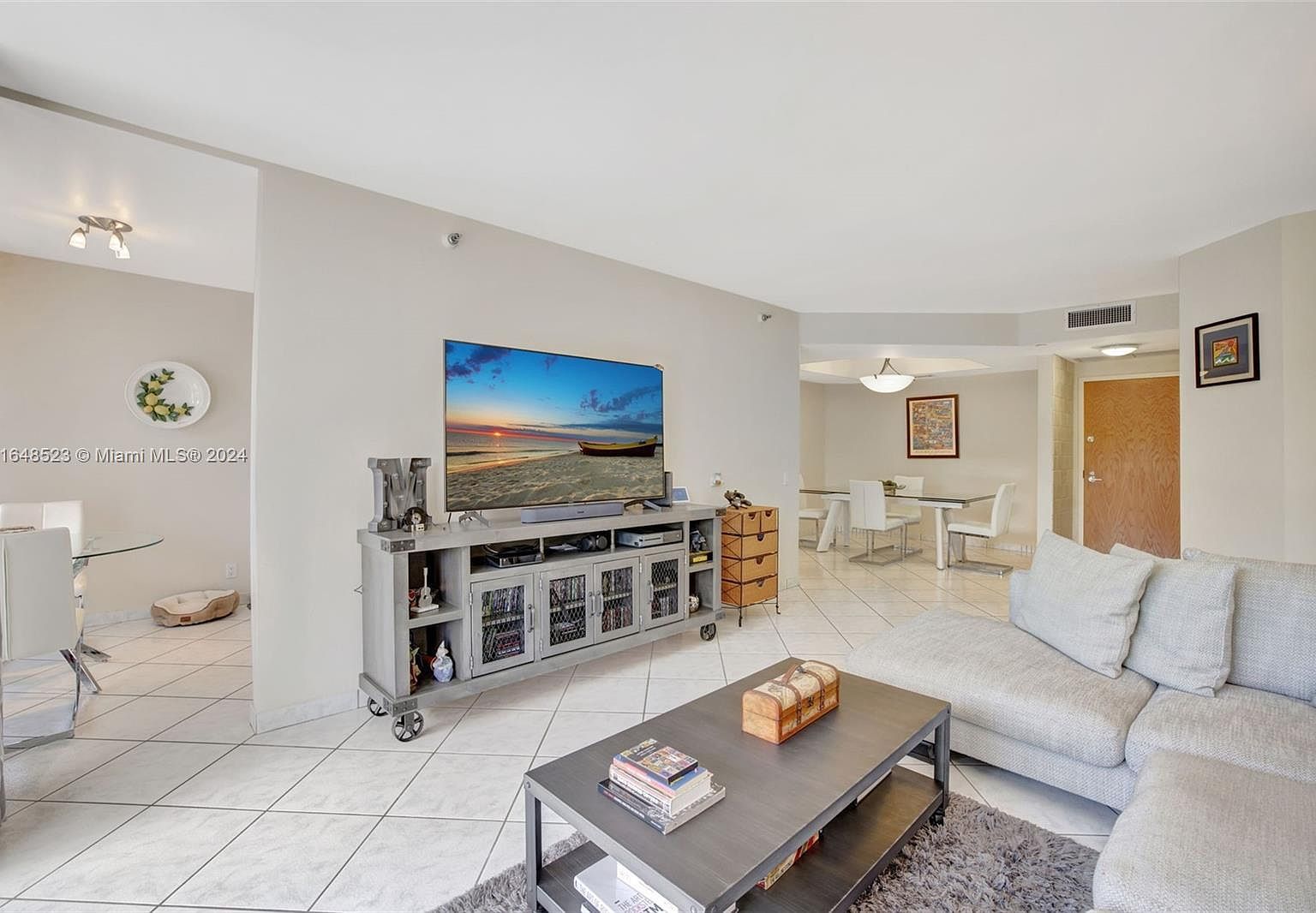 3640 Yacht Club Dr APT 203 Aventura, FL 33180 - Thumbnail 4