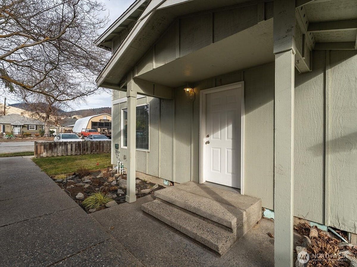 316 E Wapato Ave #1 Chelan, WA 98816 - Thumbnail 4