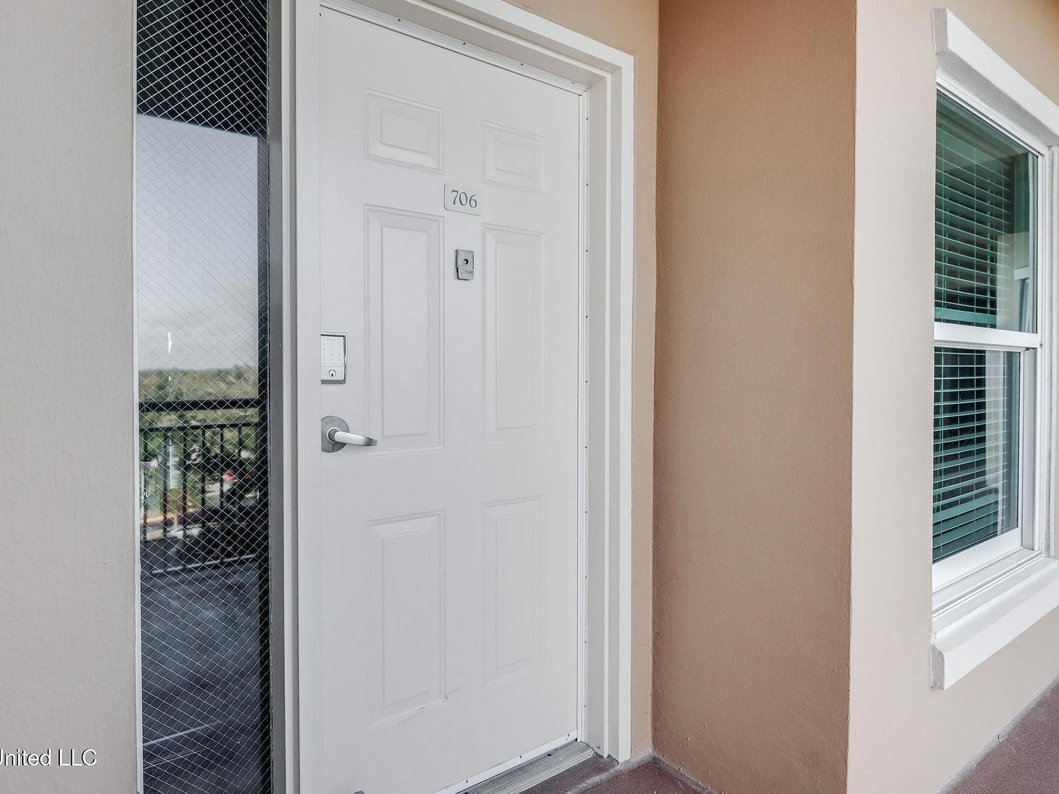 2228 Beach Dr APT 706 Gulfport, MS 39507 - Thumbnail 4