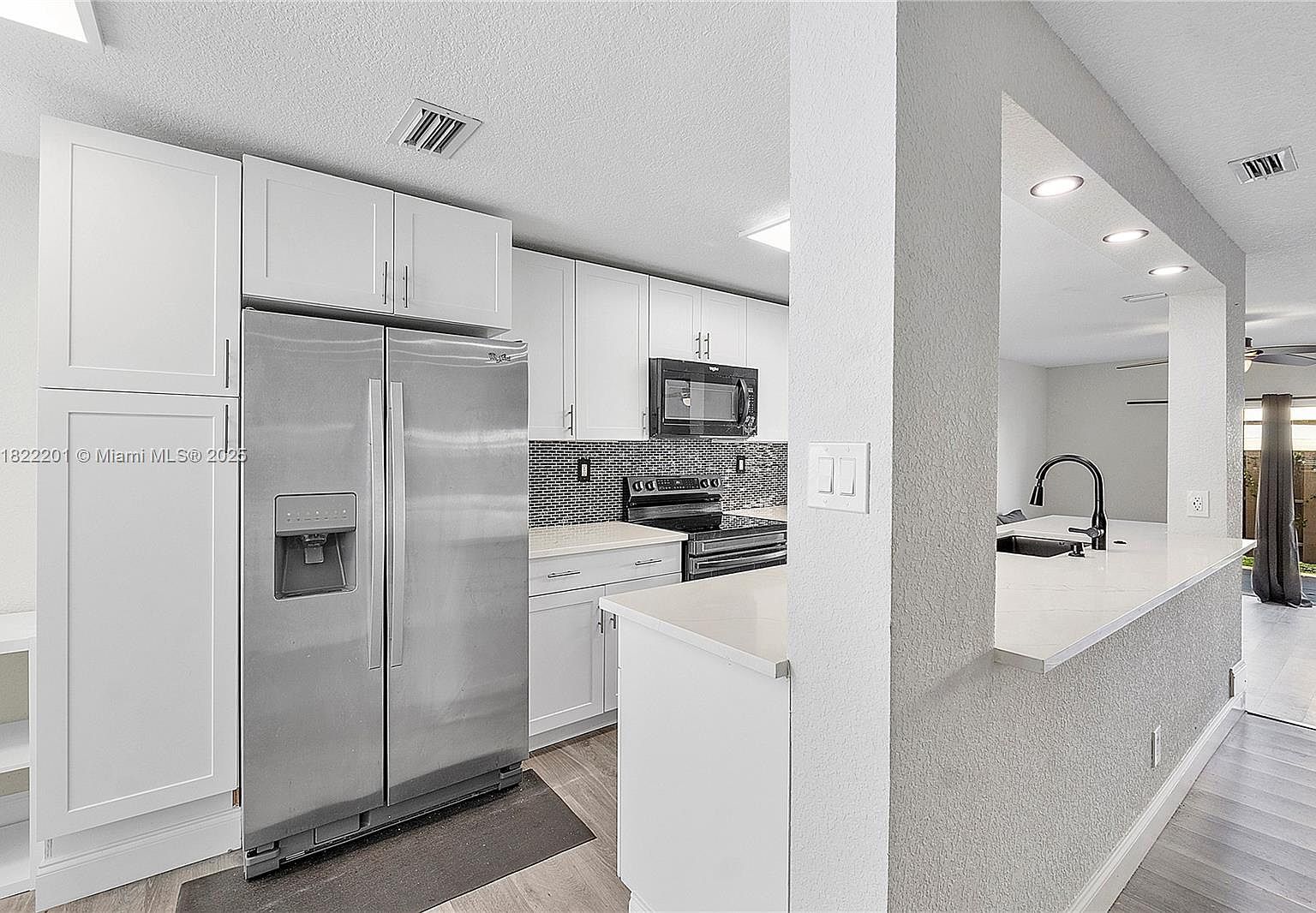 8239 NW 8th St #3 Plantation, FL 33324 - Thumbnail 4