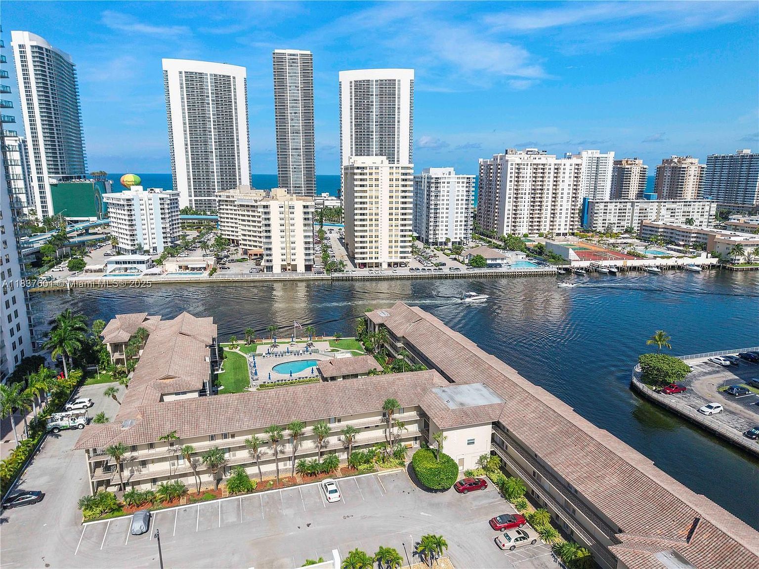 2600 Diana Dr APT 311 Hallandale, FL 33009 - Thumbnail 4