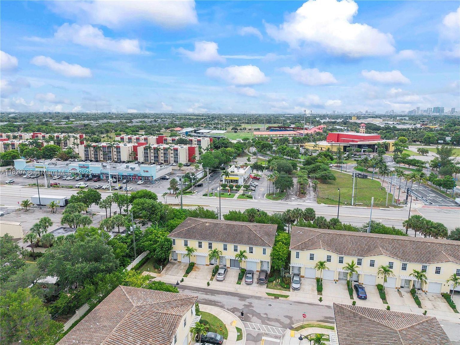 1128 NW 40th Ter Lauderhill, FL 33313 - Thumbnail 4