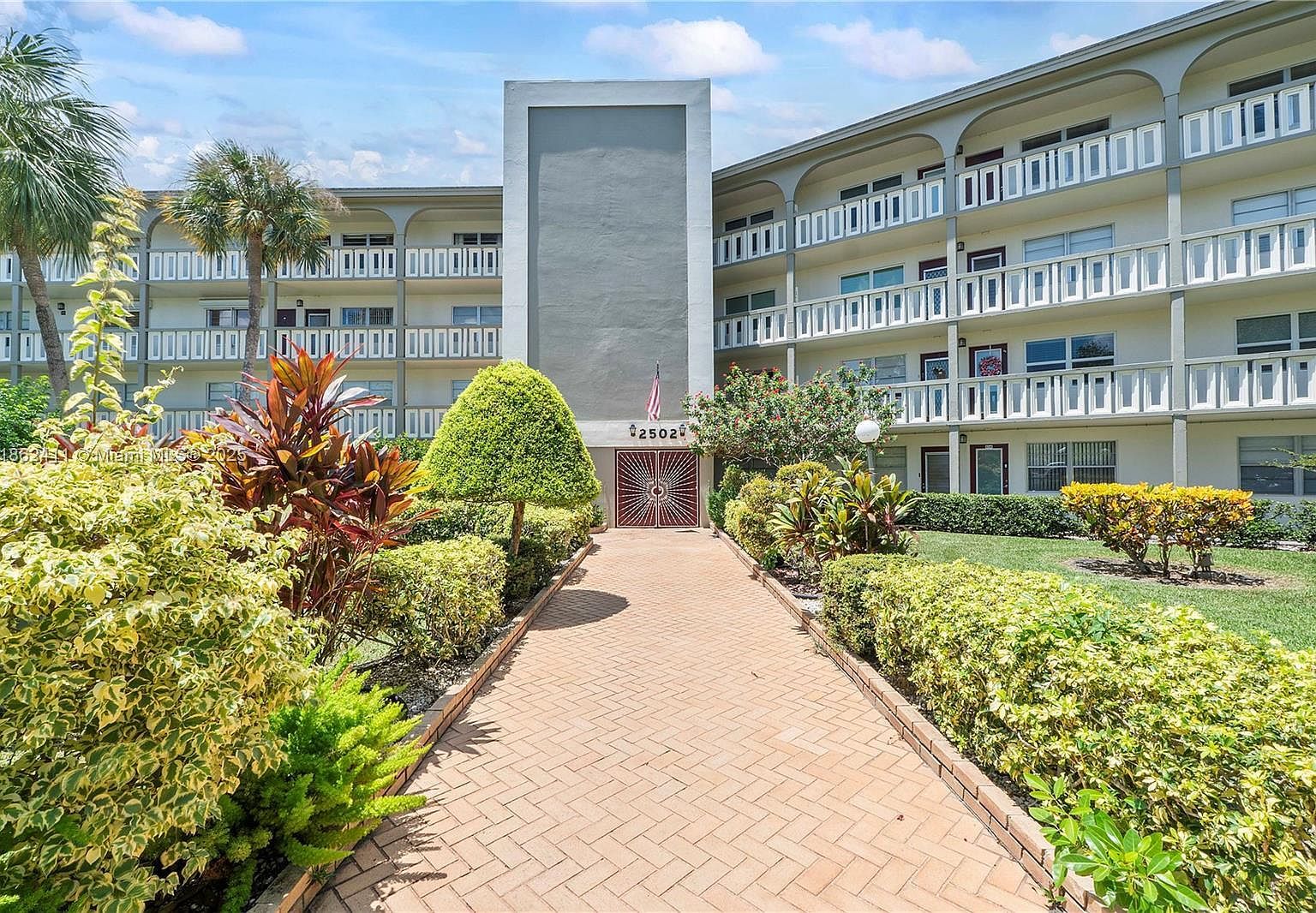 2502 Antigua Ter APT F4 Pompano Beach, FL 33066 - Thumbnail 4