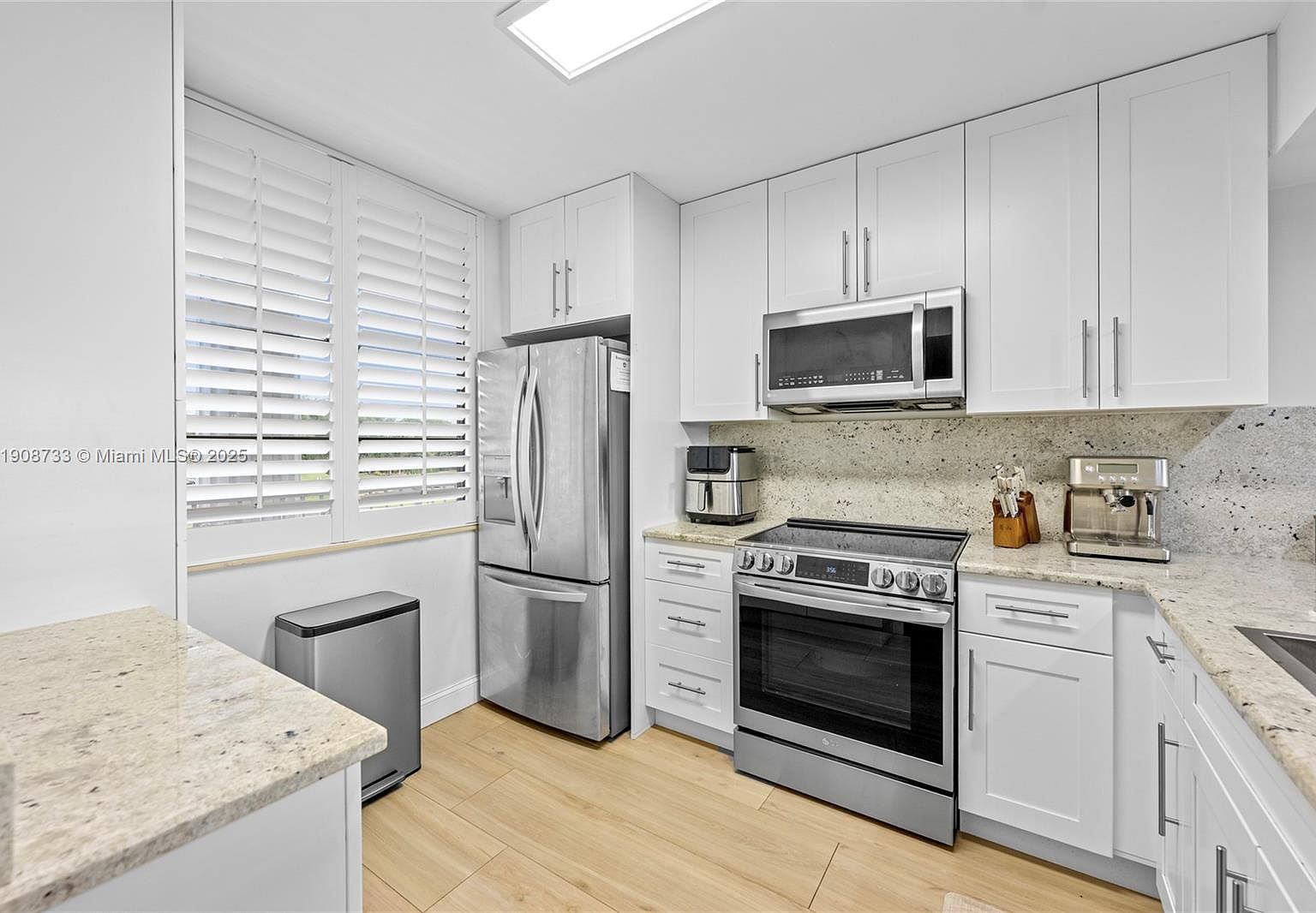 1532 Whitehall Dr APT 304 Fort Lauderdale, FL 33324 - Thumbnail 4