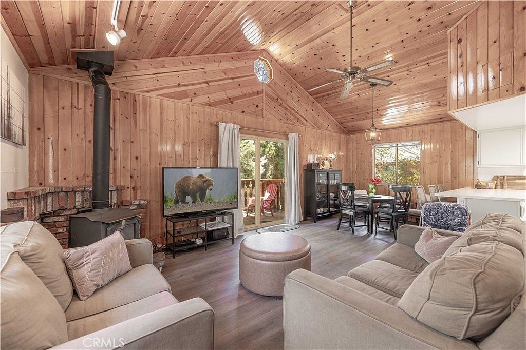 1004 Sugarloaf Blvd Big Bear City, CA 92314 - Thumbnail 4