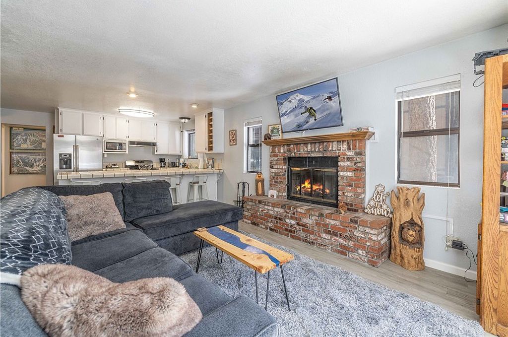 723 Summit Blvd Big Bear Lake, CA 92315 - Thumbnail 4