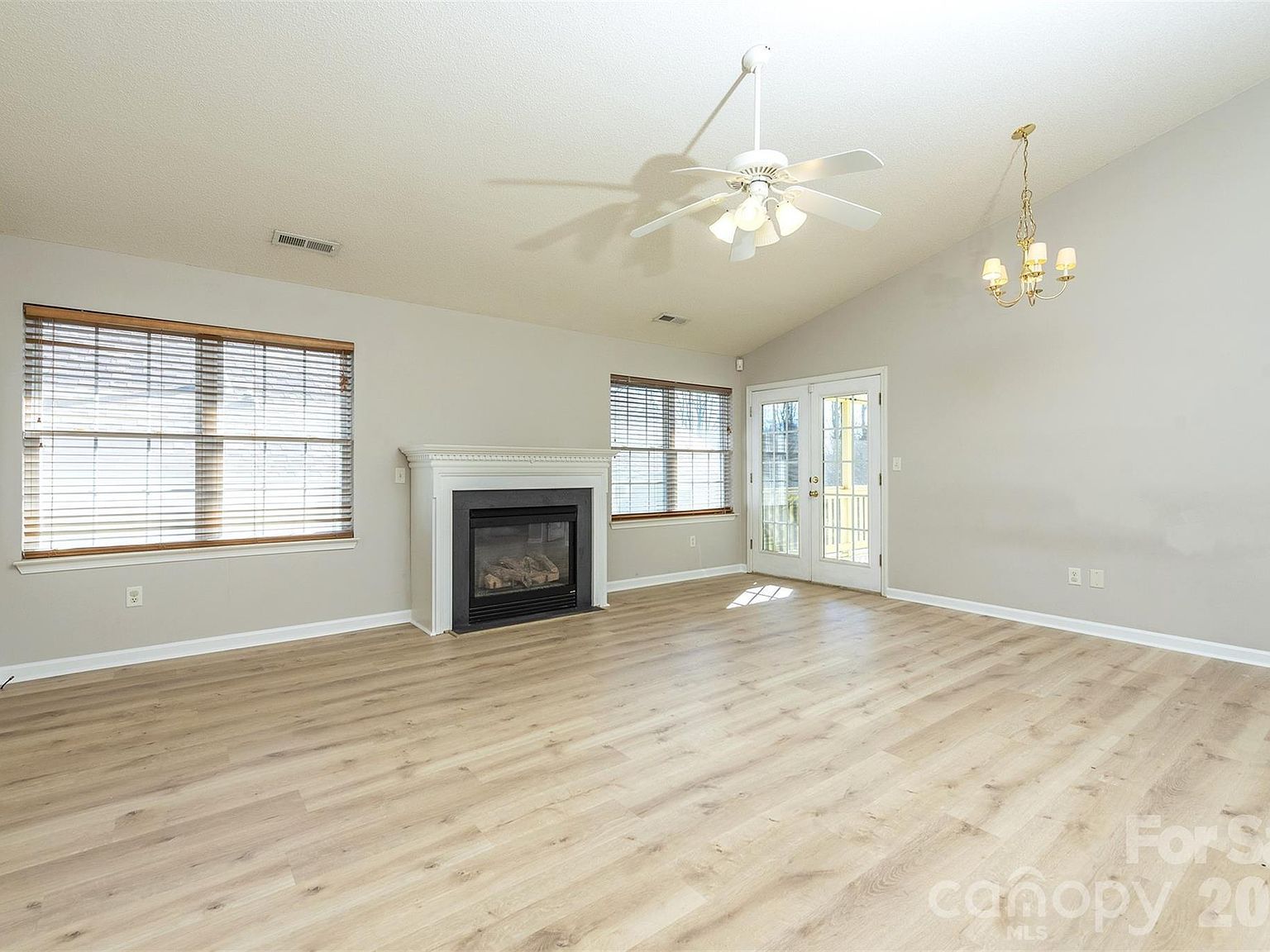 115 Creeks End Cir Mills River, NC 28759 - Thumbnail 4