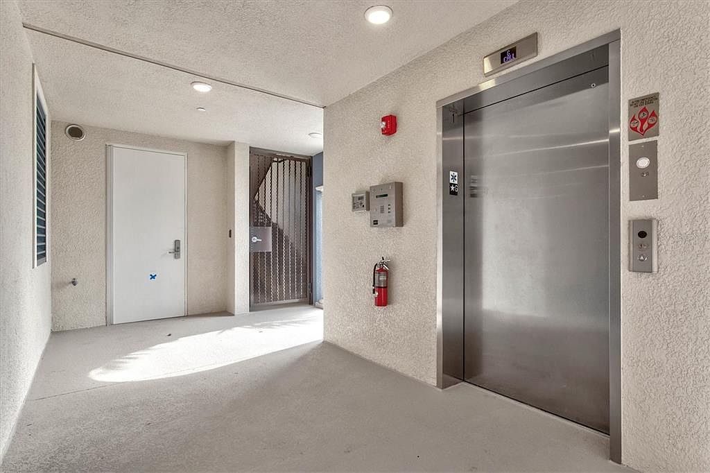 505 Tamiami Trl N UNIT B202 Venice, FL 34285 - Thumbnail 4