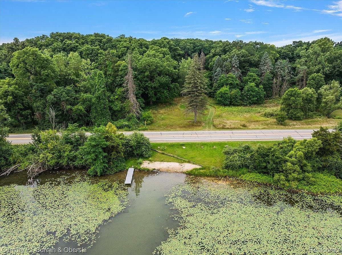 2770 Bogie Lake Rd White Lake, MI 48386 - Thumbnail 4