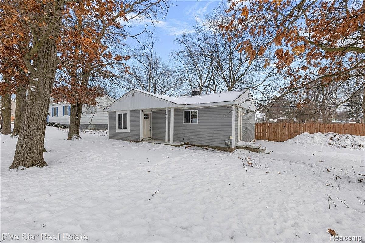 3061 Culbertson Ave Rochester Hills, MI 48307 - Thumbnail 4