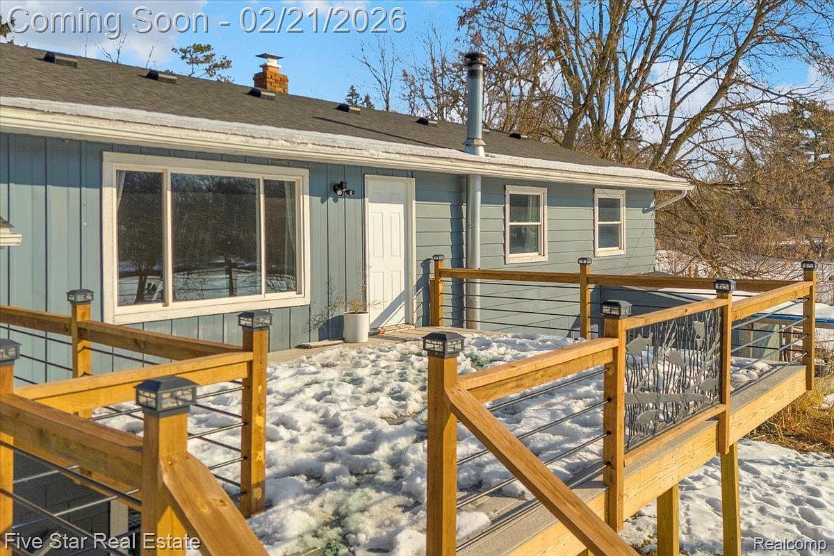 911 S Duck Lake Rd Milford, MI 48381 - Thumbnail 4