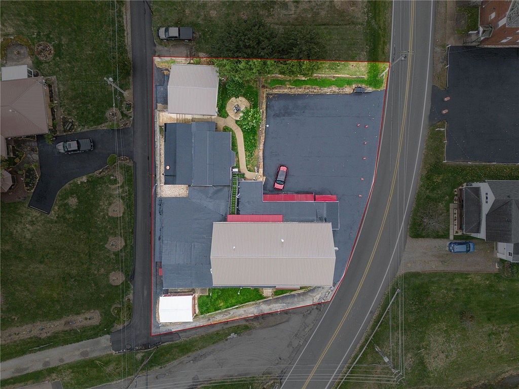 608 N Chestnut St Derry, PA 15627 - Thumbnail 4