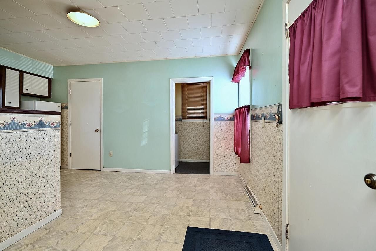 476 W 8th St Winona, MN 55987 - Thumbnail 4